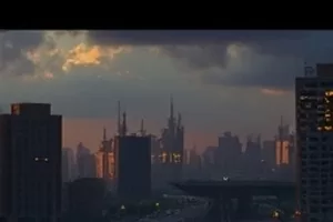 琥珀色黄昏封面，老式公交车窗映出金色夕照